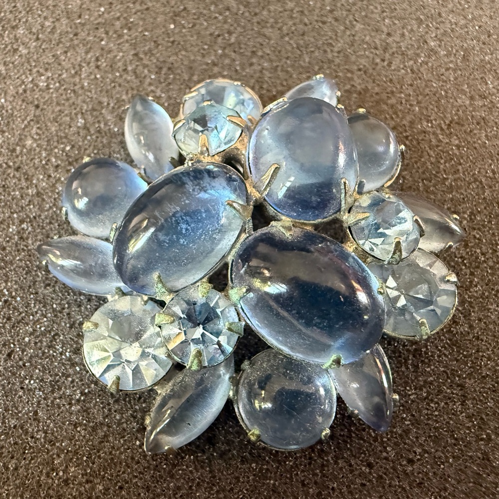 Vintage WEISS Light BLUE Faceted and Smooth‎ GLASS Cabochon BROOCH Rare